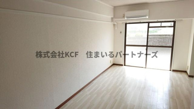 【居間・リビング】 | サハラビル