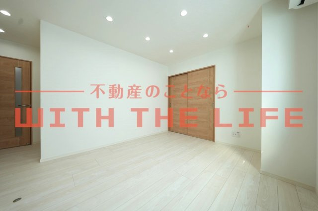 THE NOBLES（ザノブレス）花畑駅前【キャッシュバック対象物件】の居間・リビング|こちらのリビングで趣味の時間をお楽しみください