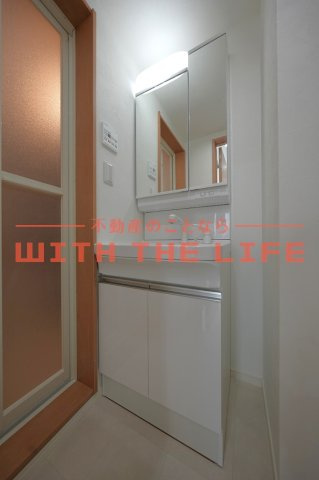 THE NOBLES（ザノブレス）花畑駅前【キャッシュバック対象物件】の独立洗面台|独立洗面化粧台が付いています