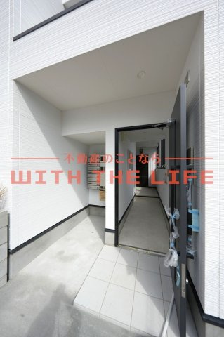 THE NOBLES（ザノブレス）花畑駅前【キャッシュバック対象物件】のエントランス|落ち着いたエントランスです