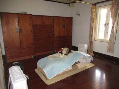 【洋室】 | 三種町森岳小狭間・中古土地建物5棟 | 建物1　10畳洋室です。