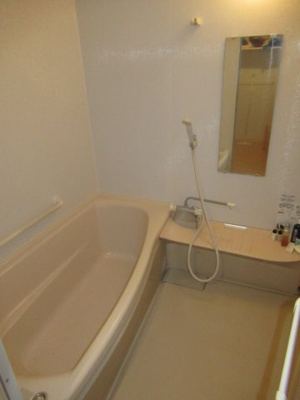 【浴室】 | 三種町森岳小狭間・中古土地建物5棟 | 建物2　1坪タイプのユニットバスです。