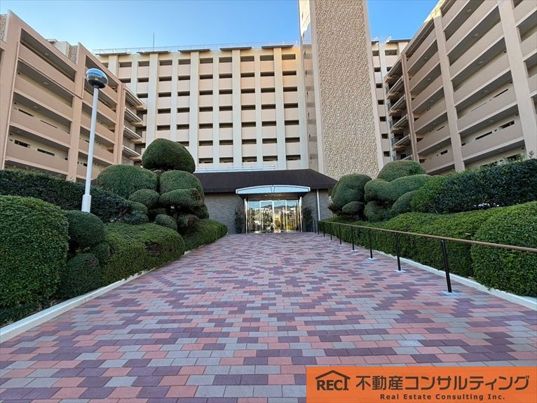 コープ野村宝塚の外観