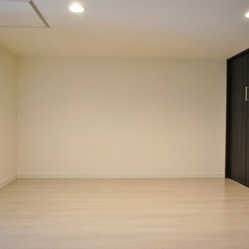 グランメール岩屋の居間・リビング