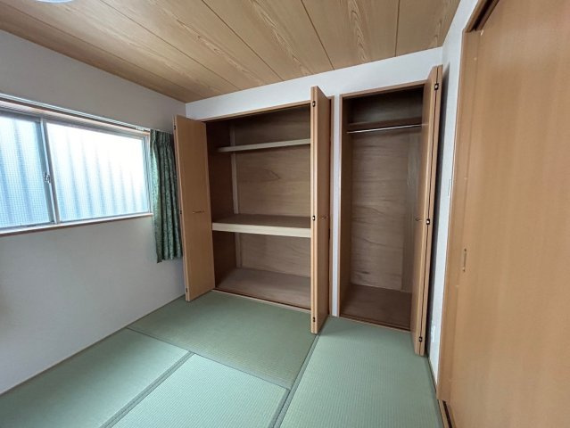 英和ハイツの収納