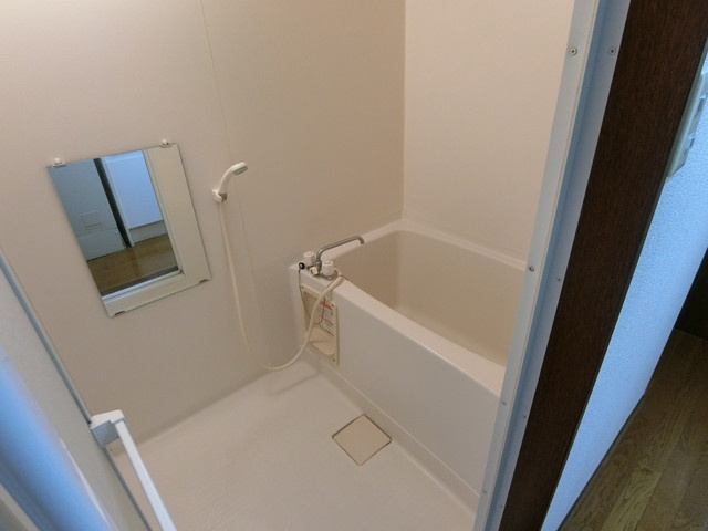 ベルフラワー御殿山の浴室