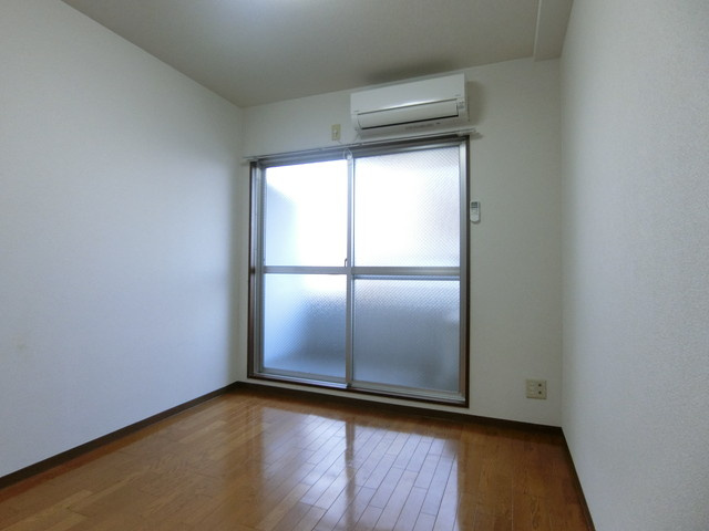 ベルフラワー御殿山の洋室