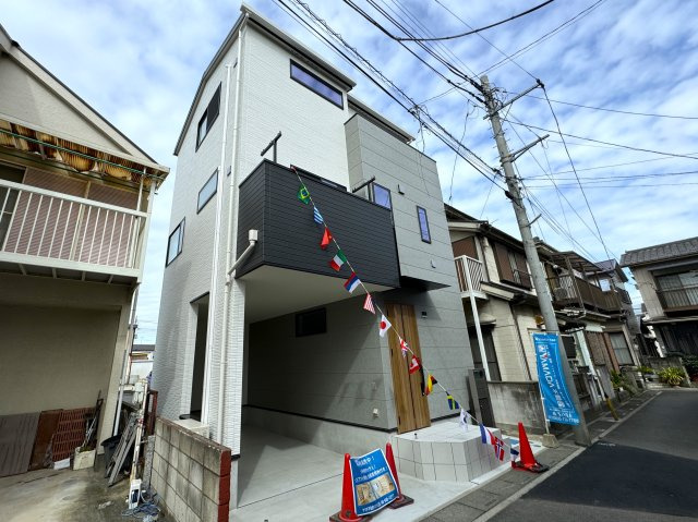 三郷市戸ヶ崎１丁目新築戸建【戸ヶ崎小学校：4分】の外観|完成済み内覧可能です！