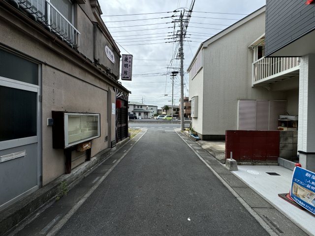 三郷市戸ヶ崎１丁目新築戸建【戸ヶ崎小学校：4分】の前面道路含む現地写真|南東側前面道路