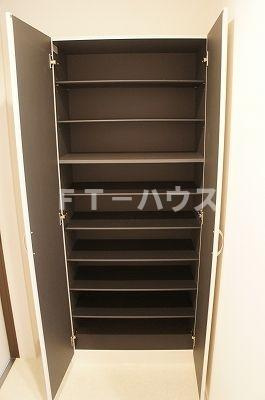 リブリ・ヴォルペの収納