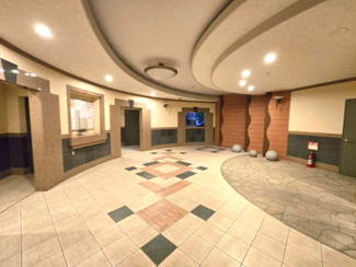 【エントランス】 | エレガントな風合いのエントランスホール