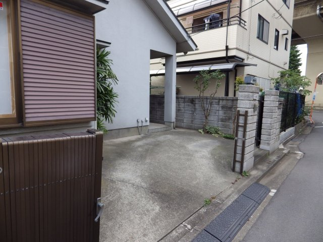西台2丁目Houseの駐車場