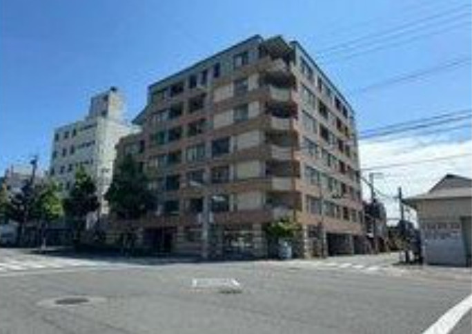 イーグルコート衣笠 の外観