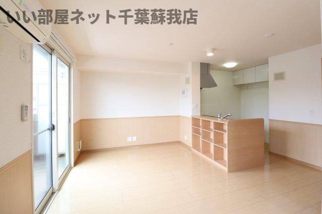 グリーンポートの居間・リビング|LDKはなんと12帖！うれしい広々空間です♪