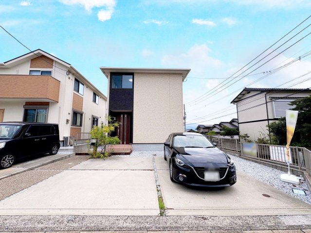 中間市太賀　(中古一戸建て)の外観|駐車場並列3台可能です♪
【中間市　中古戸建】