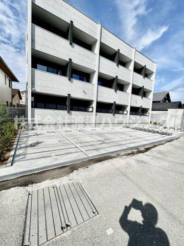 リアコート江坂の駐車場