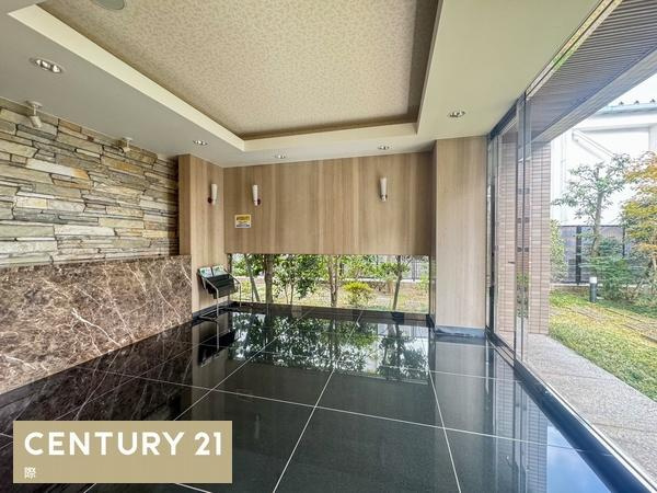 サーパス延時のエントランス