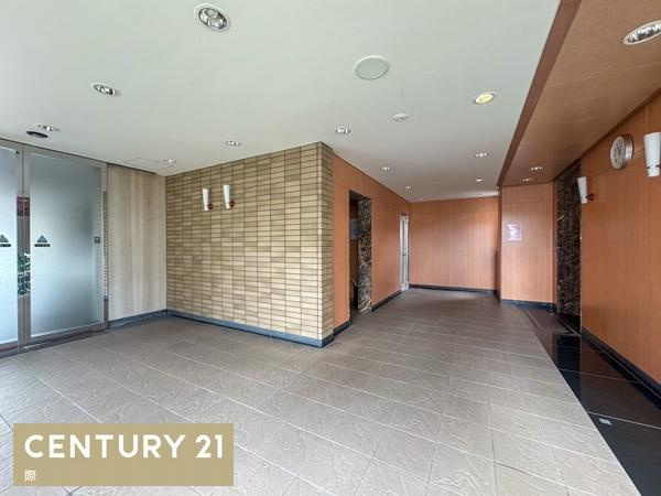 サーパス延時のエントランス