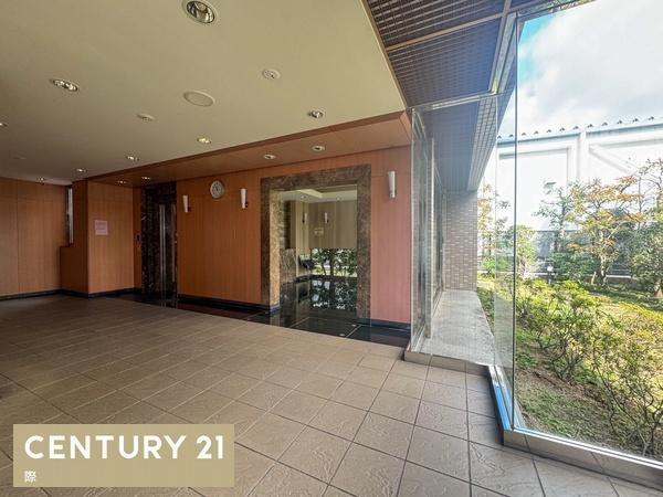 サーパス延時のエントランス