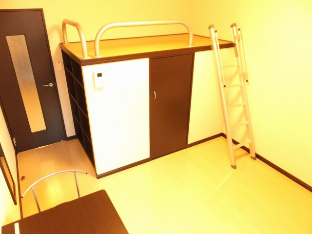 レオネクストメゾン　ソレーユの居間・リビング