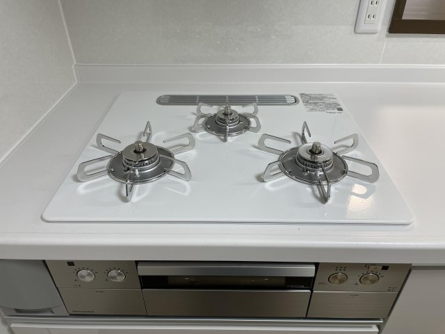 アルファステイツ桟橋通りⅠのキッチン|3口コンロ