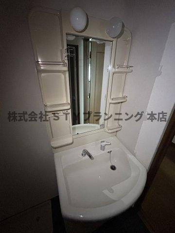 仲介手数料０円！レヴァンテ赤池Iの独立洗面台