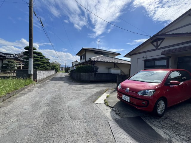 古閑中町戸建ての前面道路含む現地写真