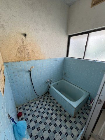 古閑中町戸建ての浴室