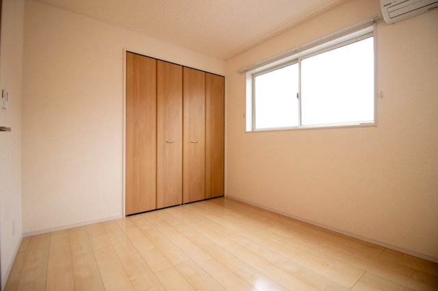 足利市元学町の中古一戸建の洋室