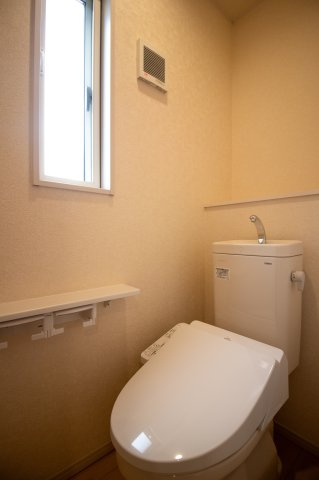 足利市元学町の中古一戸建のトイレ|こちらは、二階のトイレになります。