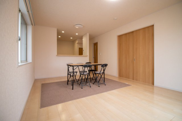 足利市元学町の中古一戸建の居間・リビング