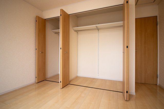 足利市元学町の中古一戸建の収納