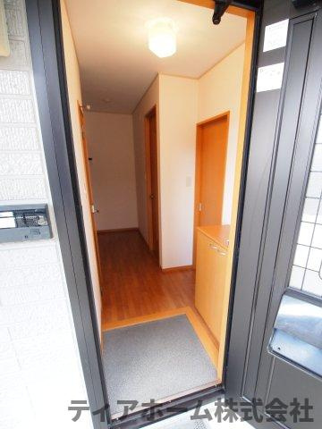 ハイツサーティーンの玄関|シンプルで使いやすい玄関です