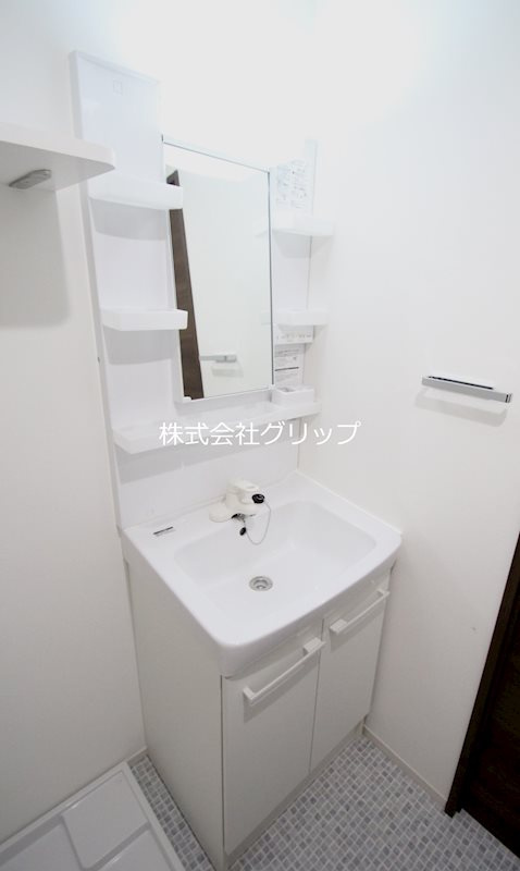 LEXE AZEST横濱関内の独立洗面台
