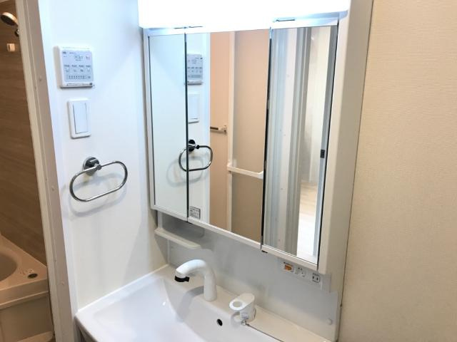 ウィステリアカイアの洗面所|洗髪洗面化粧台