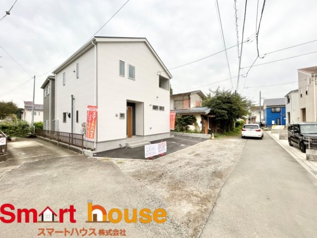 愛川町中津　新築２棟の前面道路含む現地写真