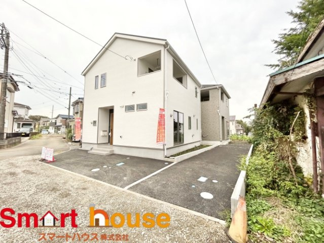 愛川町中津　新築２棟の外観