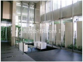 【ロビー】 | ユーレジデンス淀屋橋(旧ジュネーゼグラン淀屋橋) | ゆとりのあるロビーです