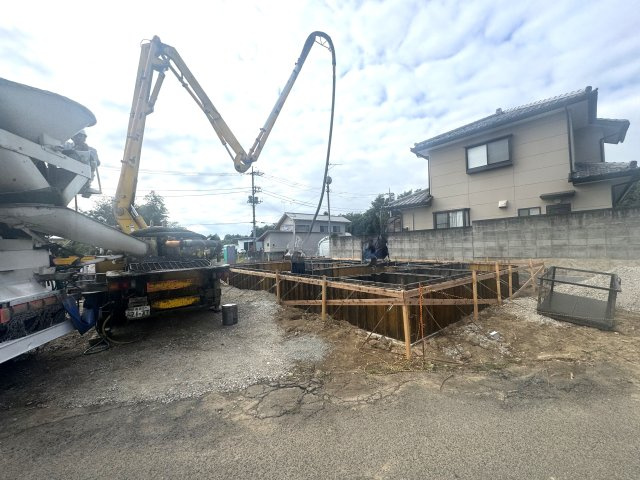新築　北群馬郡吉岡町大久保第12　クレイドルガーデン　１号棟の駐車場|現地写真　駐車スペースは並列2台分可能です！					
