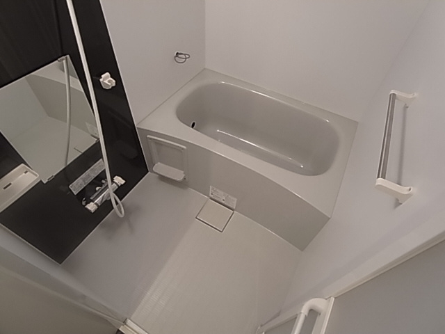 神戸市長田区御蔵通７丁目のアパートの浴室|追焚付きバスルーム