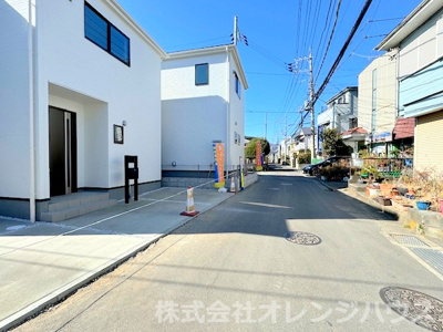 【前面道路含む現地写真】 | 厚木市飯山南二丁目　新築分譲住宅　全3棟 | 写真撮影【2025.1】