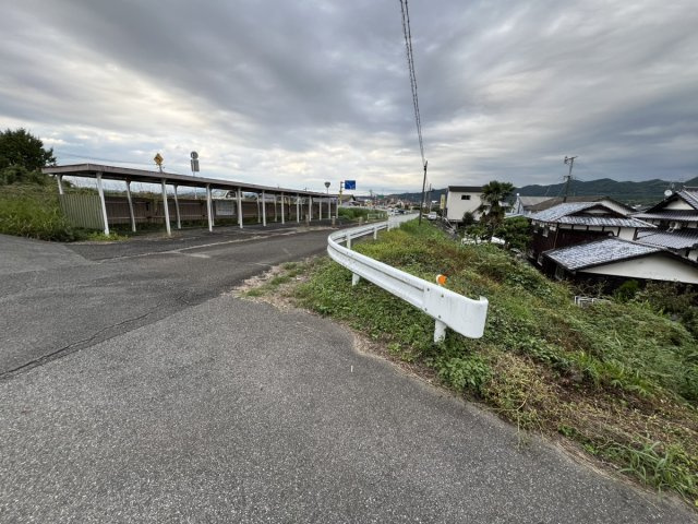 宇城市小川町西北小川  売土地の前面道路含む現地写真
