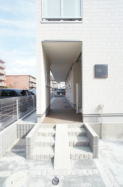 リブリ・AZULのエントランス