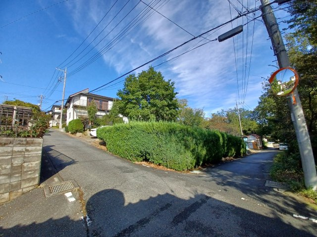 比企郡吉見町大字南吉見　売地の前面道路含む現地写真