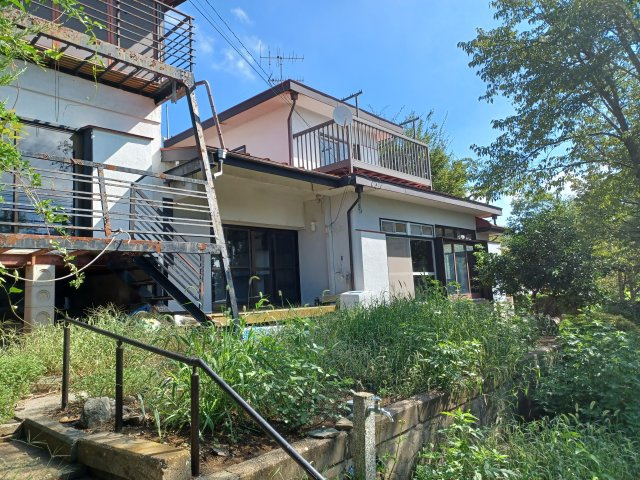 比企郡吉見町大字南吉見　売地の外観|隣接して家屋があります（現在未使用の建物2）