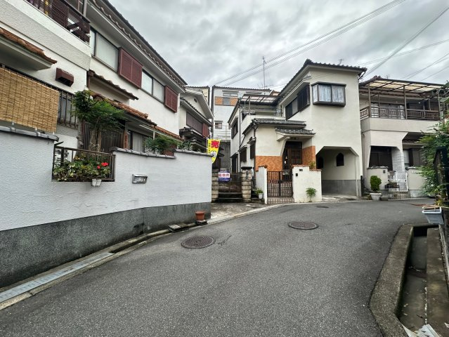 【前面道路含む現地写真】 | 羽曳野市東阪田　中古戸建