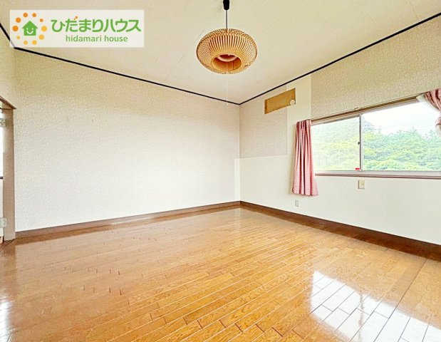 【寝室】 | 那珂市菅谷　中古戸建 | ゆとりのある主寝室！ご家族全員で寝れちゃいます(^^♪