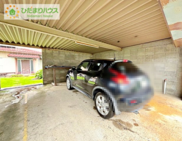 【駐車場】 | 那珂市菅谷　中古戸建 | 駐車場は屋根付きです！
