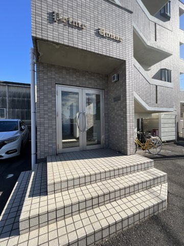 プライムハウスのエントランス