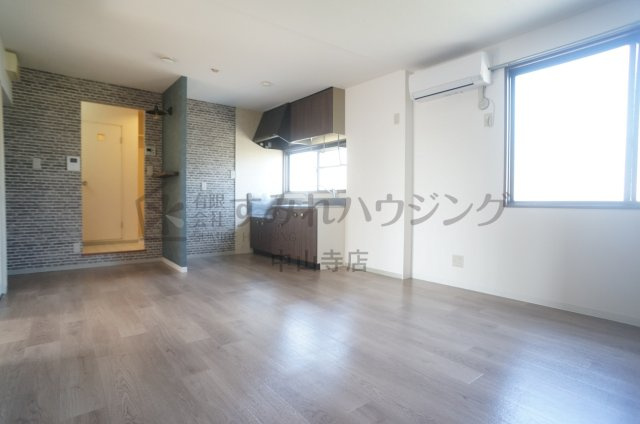 モーツァルト南笹原の居間・リビング